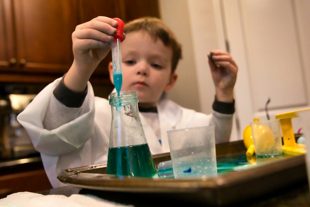 A student doing a chemistry experiment